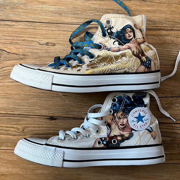 Wonder Woman Converse High Top Sneakers - M4/W6 - Picture 5 of 11